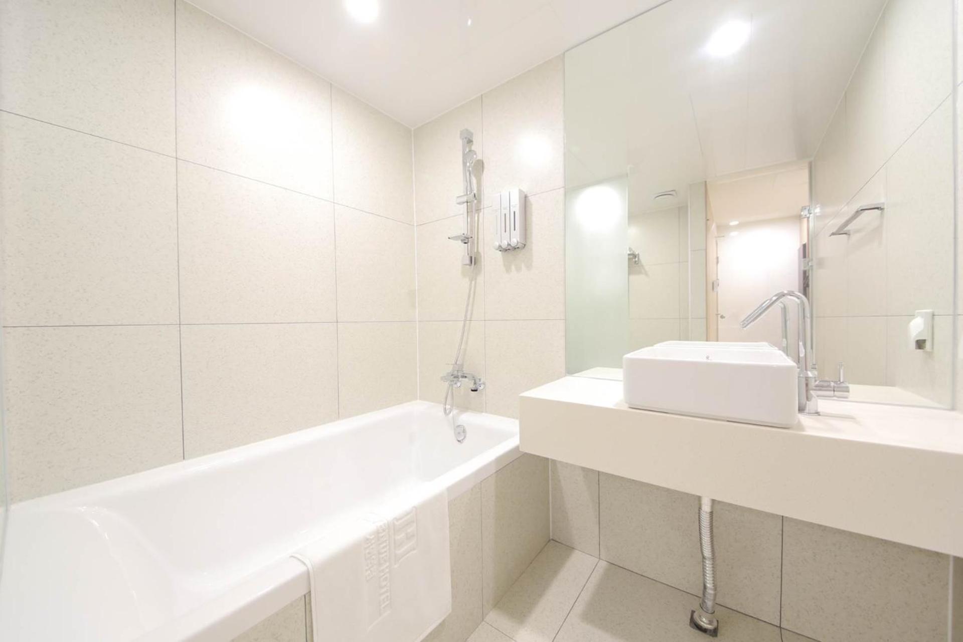 Busan H-Avenue Hotel Seomyeon Station Экстерьер фото