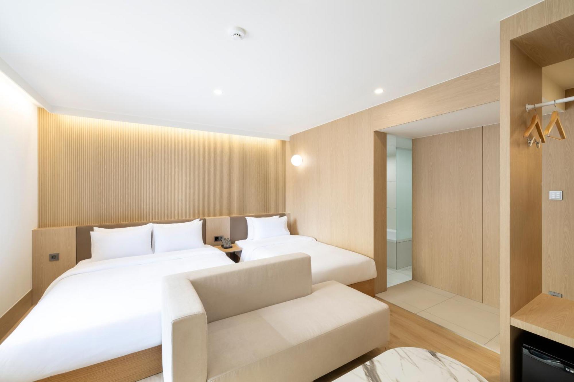 Busan H-Avenue Hotel Seomyeon Station Экстерьер фото