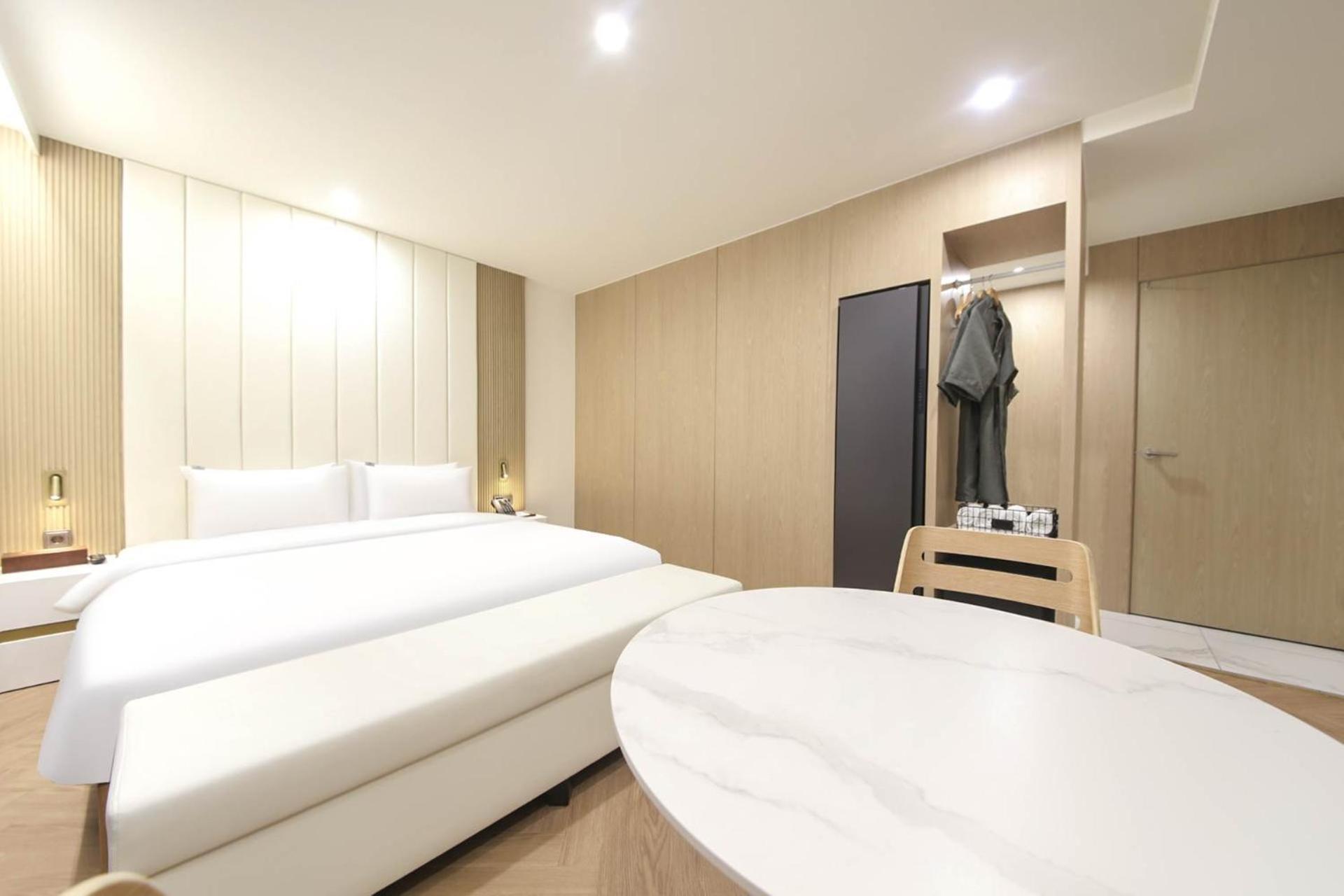Busan H-Avenue Hotel Seomyeon Station Экстерьер фото
